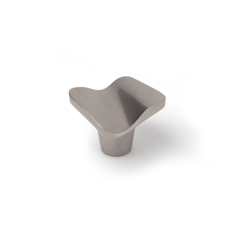 Blister con 4 pomos metálicos para mueble, con acabado níquel satinado mod. 749 32x31mm rei Blister con 4 pomos metálicos para mueble, con acabado níquel satinado mod. 749 32x31mm rei