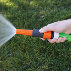 Lanza de riego con enchufe rápido regulable