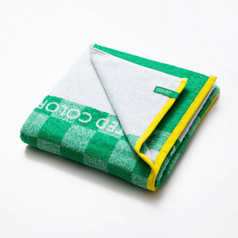 Toalla de playa 140x70cm cuadros verdes kids benetton Toalla de playa 140x70cm cuadros verdes kids benetton