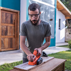 Cepillo eléctrico 710w bew712-qs black+decker