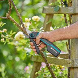 Tijera de podar de batería para jardín assistcut 12222-20 gardena
