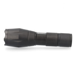 Linterna de aluminio con zoom. 1 led 3 x aaa (pilas incluidas)